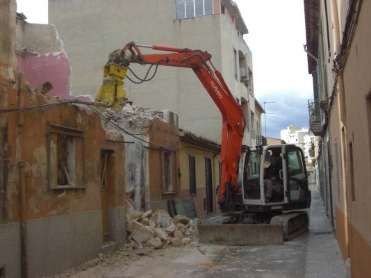 Excavaciones Y Derribos S. Vadell Oliver demolición de casa